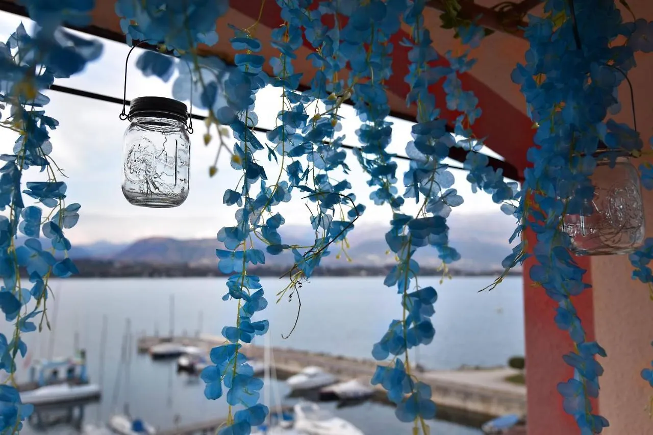 Pura Vida Apartment, Facing Lake Garda Manerba del Garda